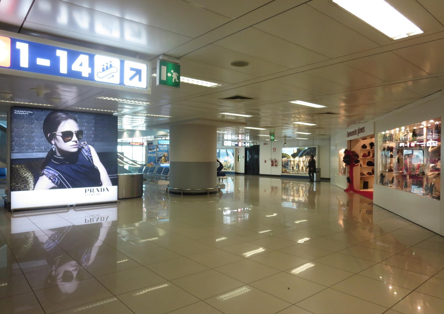 spazio luminoso pe rla pubblicità in aeroporto a Roma Fiumicino
