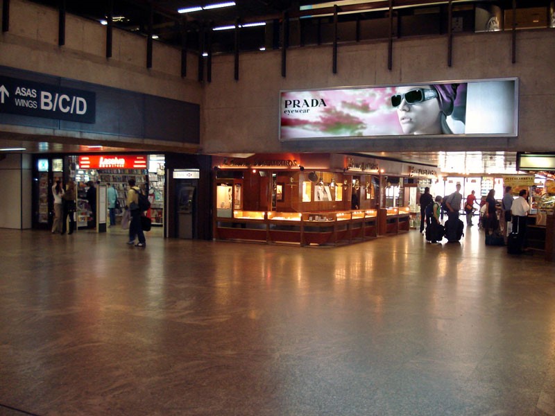 pubblicità luminoso in aeroporto a San Paolo