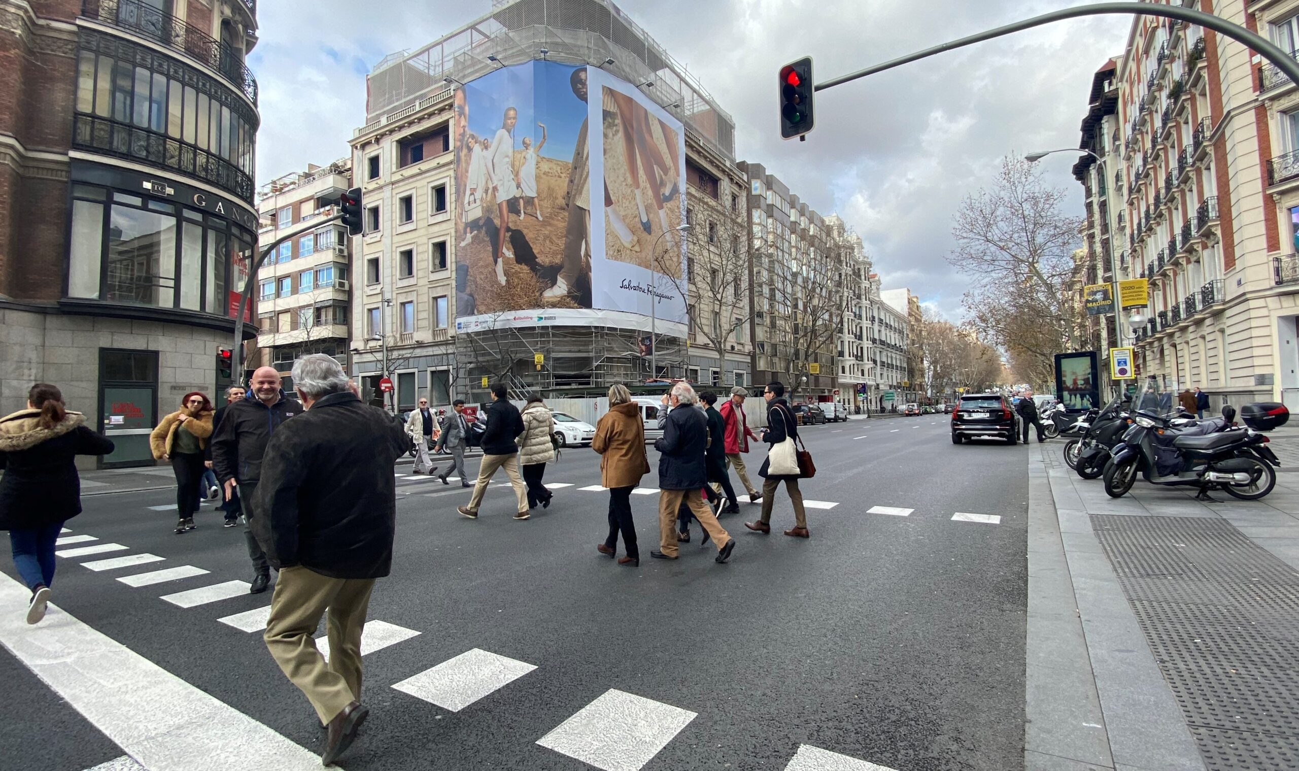 maxi affissione in città a Madrid