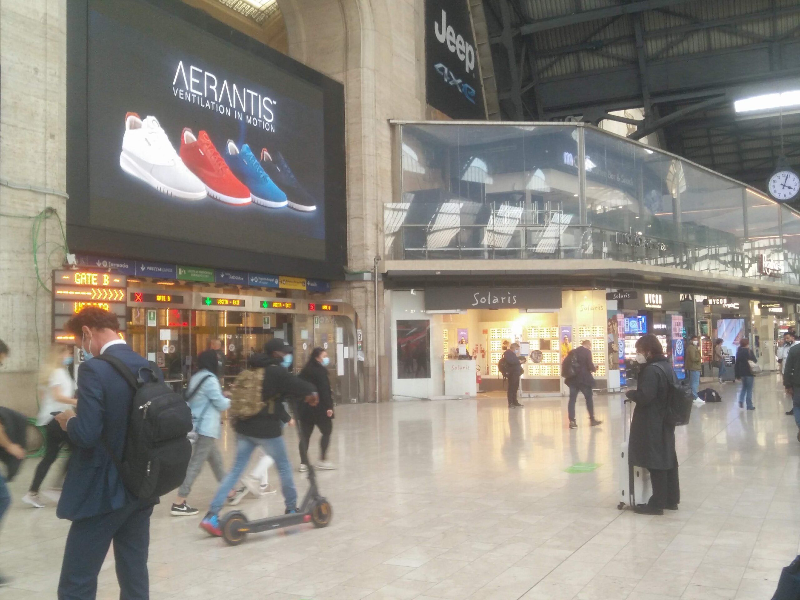 digital advertising in stazione a Milano
